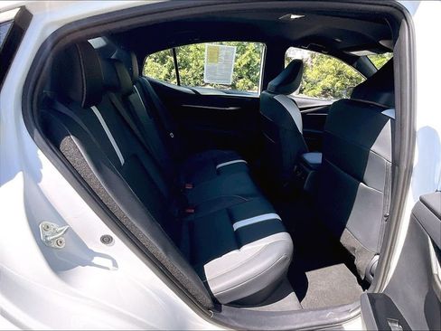 Used 2025 Toyota Camry SE FWD image 16