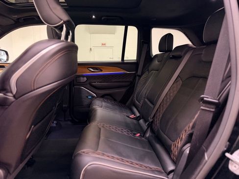 Used 2023 Jeep Grand Cherokee Summit AWD/4WD image 23