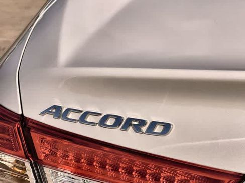 Used 2021 Honda Accord EX-L image 8