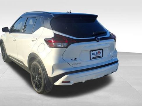 Used 2022 Nissan Kicks SR w/ Premium Package image 6