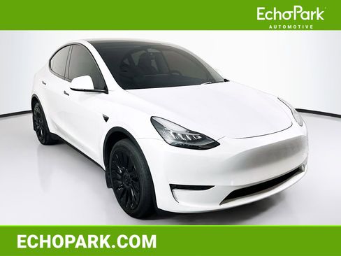 Used 2023 Tesla Model Y Long Range AWD/4WD image 1