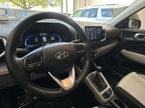 Used 2023 Hyundai Venue SEL FWD image 14