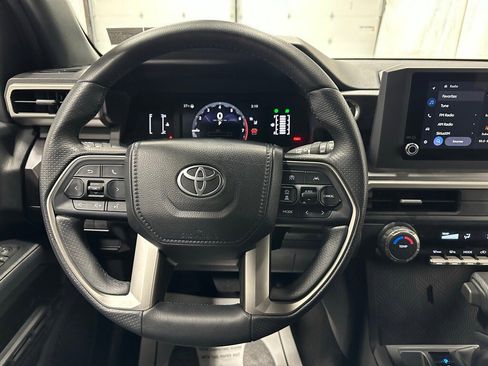 Used 2025 Toyota 4Runner SR5 image 18