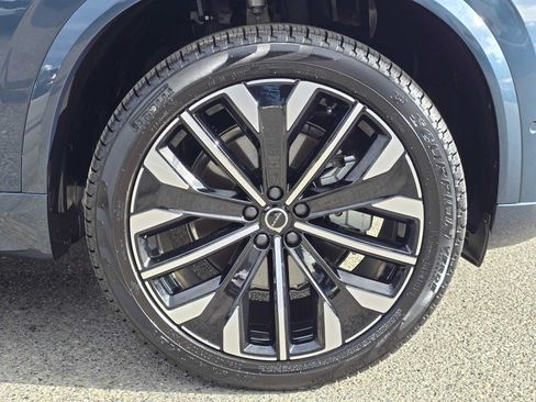 Used 2026 Volvo XC90 B6 Ultra w/ Protection Package AWD/4WD image 9