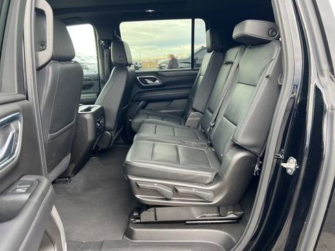 Used 2021 Chevrolet Suburban LT image 24