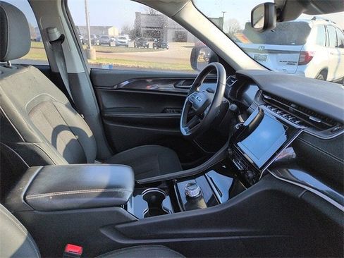 Used 2022 Jeep Grand Cherokee Laredo w/ Luxury Tech Group I image 10