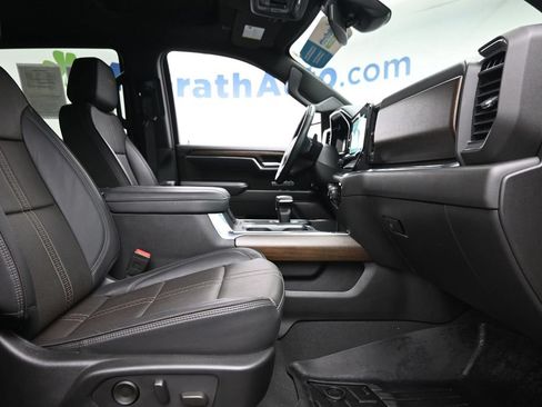 Used 2025 Chevrolet Silverado 1500 High Country w/ High Country Premium Package AWD/4WD image 9