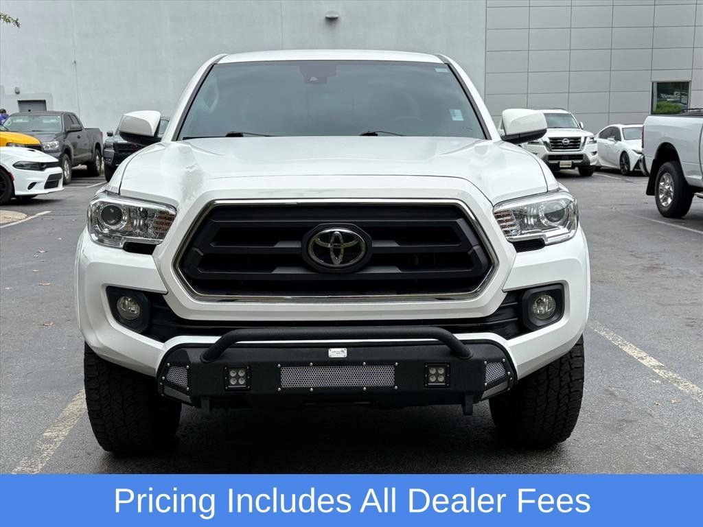 Used 2022 Toyota Tacoma SR5 AWD/4WD image 3