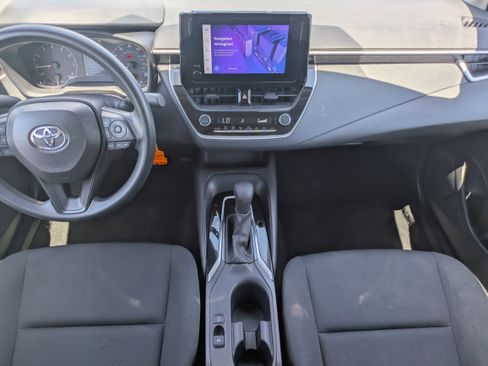Used 2025 Toyota Corolla LE FWD image 9