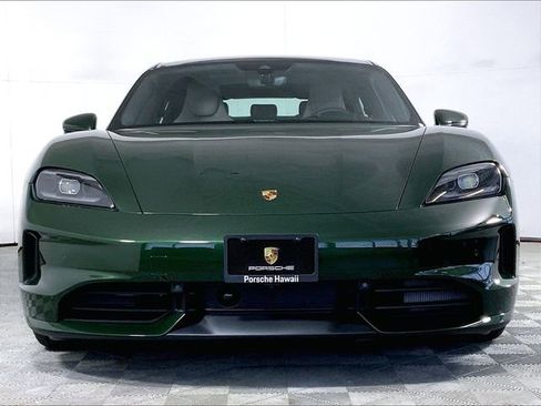 Used 2025 Porsche Taycan image 6