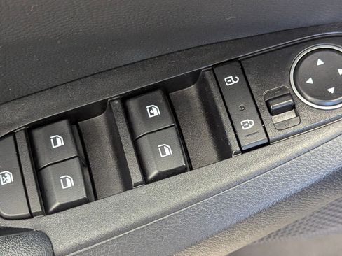 Used 2023 Kia Seltos S image 24