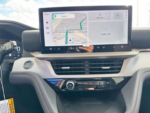 New 2025 Ford Explorer Active w/ Active Comfort Package image 25