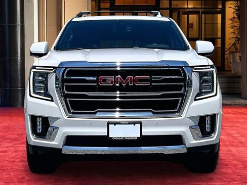 Used 2022 GMC Yukon SLT w/ SLT Premium Package AWD/4WD image 3
