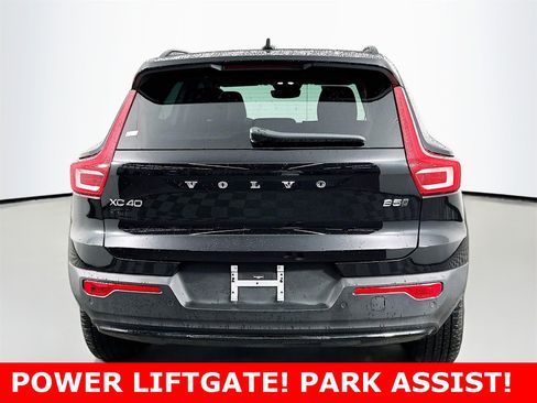 Used 2025 Volvo XC40 B5 Plus image 6