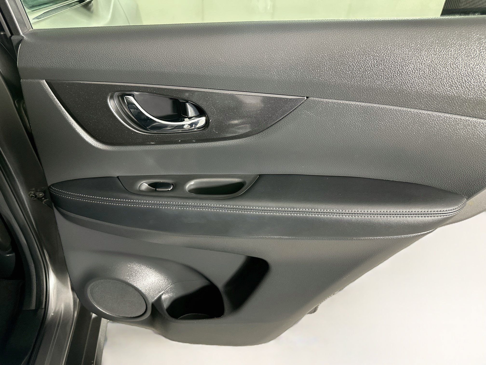 Used 2019 Nissan Rogue SV FWD image 28