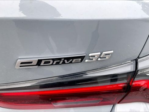 Used 2024 BMW i4 eDrive35 w/ M Sport Package RWD image 9