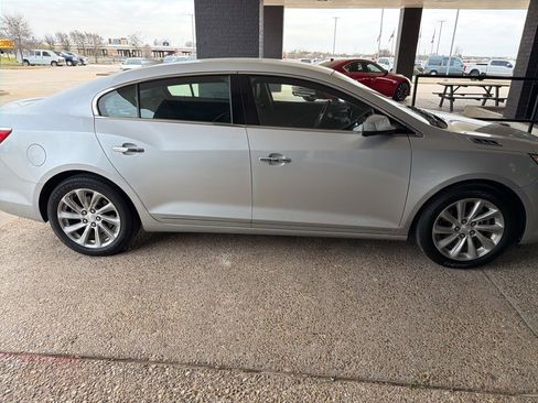 Used 2015 Buick LaCrosse image 3