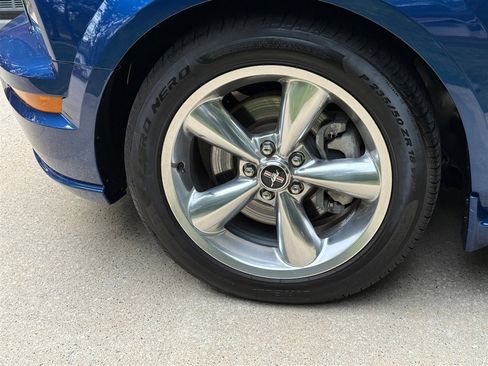 Used 2009 Ford Mustang GT Premium image 19