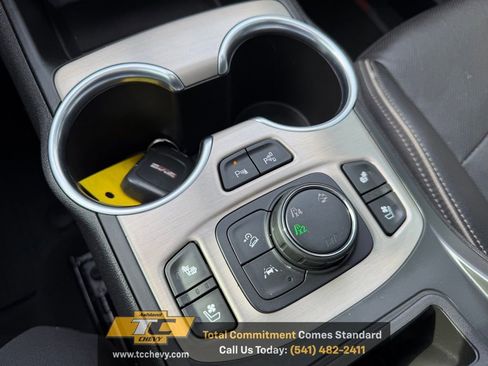 Used 2019 GMC Terrain Denali w/ Advanced Safety Package AWD/4WD image 20