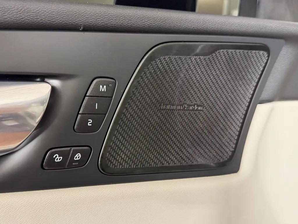 Used 2021 Volvo XC60 T6 Inscription w/ Advanced Package AWD/4WD image 17