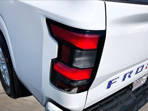 Certified 2023 Nissan Frontier SV w/ Tow Package RWD image 23