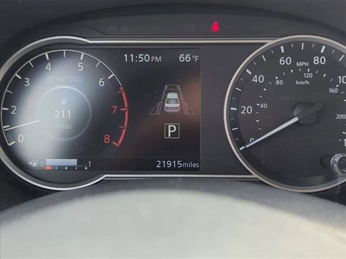 Used 2025 Nissan Versa SV image 11