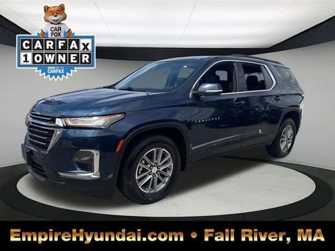 Used 2023 Chevrolet Traverse LT image 1