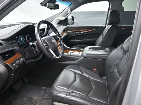 Used 2019 Cadillac Escalade Premium Luxury image 18