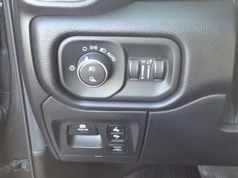 Used 2019 RAM 1500 Laramie image 22