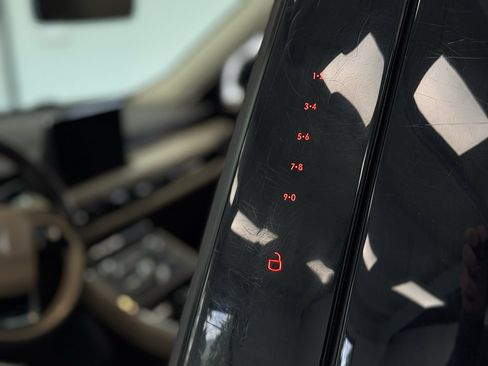 Used 2020 Lincoln Aviator Reserve w/ Equipment Group 201A image 13