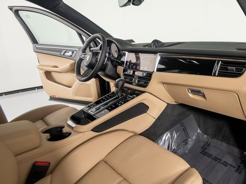New 2026 Porsche Macan image 28