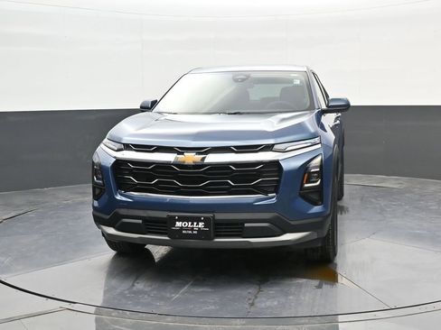 Used 2026 Chevrolet Equinox LT w/ Convenience Package II AWD/4WD image 3