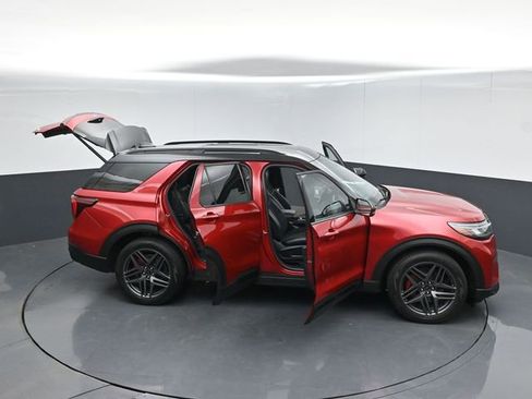 Certified 2025 Ford Explorer ST AWD/4WD image 64