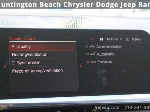 Used 2022 BMW 330i xDrive Sedan w/ M Sport Package image 29