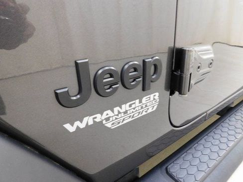 Used 2021 Jeep Wrangler Unlimited Sport S image 12