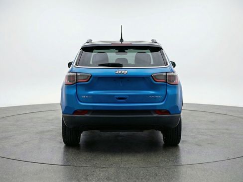 Used 2025 Jeep Compass Limited image 7