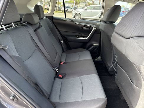 Used 2025 Toyota RAV4 XLE w/ Convenience Package FWD image 28