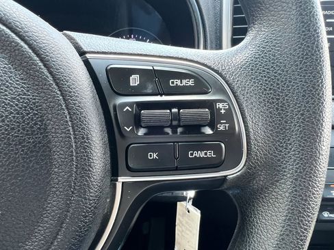 Used 2019 Kia Sportage LX image 9