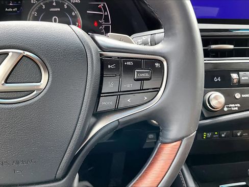 Used 2025 Lexus ES 350 Ultra Luxury w/ Accessory Package (Z1) FWD image 25