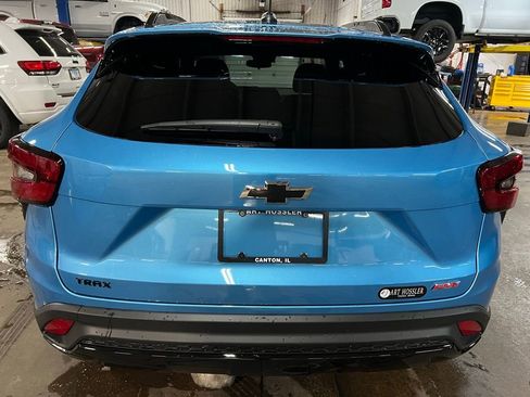New 2026 Chevrolet Trax RS w/ Sunroof Package FWD image 4