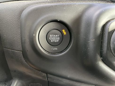 Used 2021 Jeep Wrangler Unlimited Sport image 23