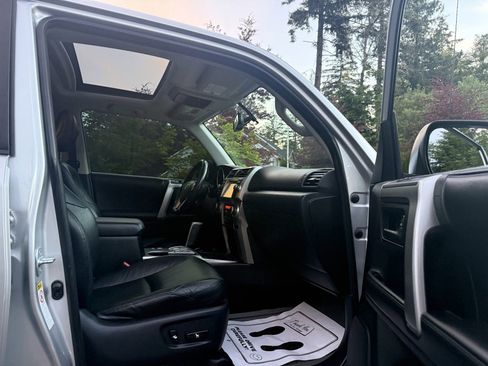 Used 2011 Toyota 4Runner Limited RWD image 16