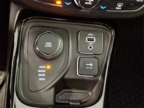 Used 2020 Jeep Compass Latitude image 25