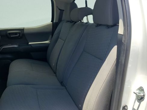 Certified 2021 Toyota Tacoma SR5 AWD/4WD image 10
