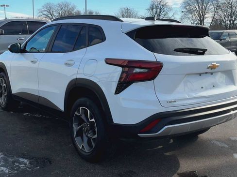 Certified 2024 Chevrolet Trax LT w/ Driver Confidence Package image 4