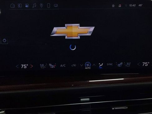 Used 2024 Chevrolet Traverse RS image 19