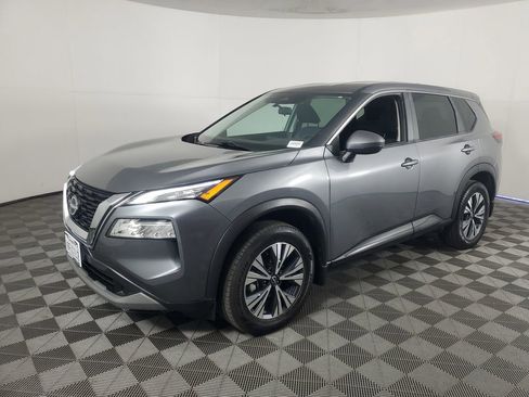 Used 2023 Nissan Rogue SV image 8