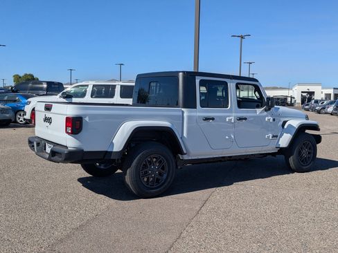 New 2025 Jeep Gladiator Sport AWD/4WD image 4