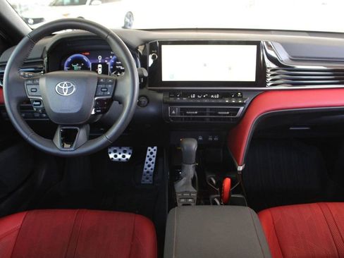 Used 2025 Toyota Camry XSE FWD image 15