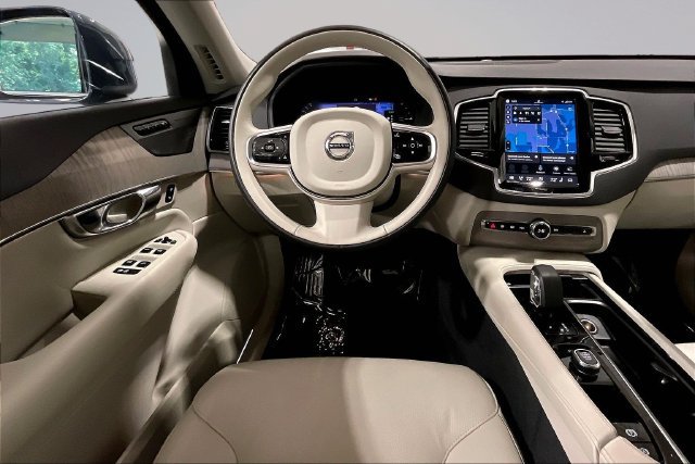 Certified 2025 Volvo XC90 T8 Plus w/ Protection Package Premier AWD/4WD image 8